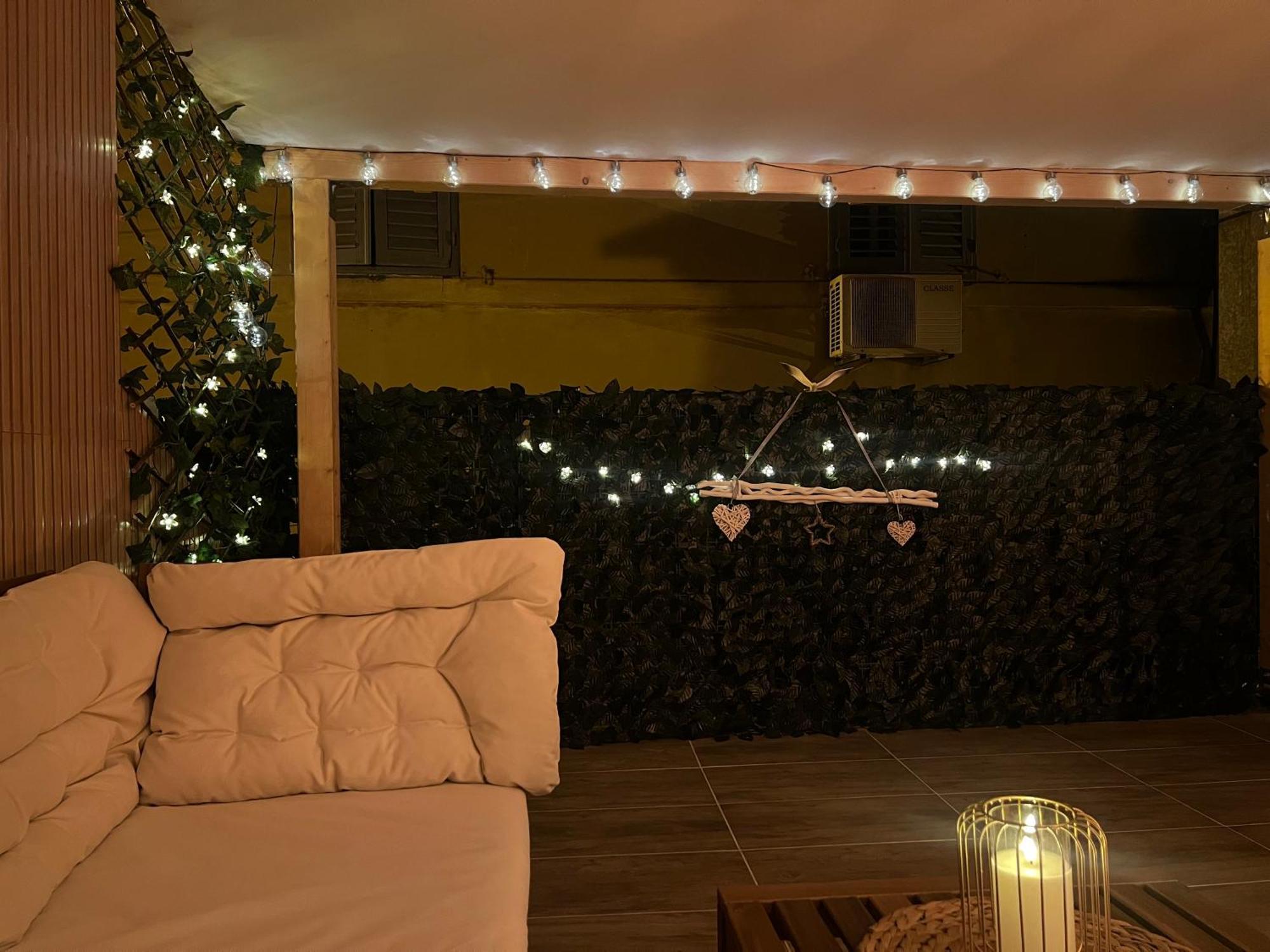 Klarisa City Center Apartment With Terrace สปลิท ภายนอก รูปภาพ