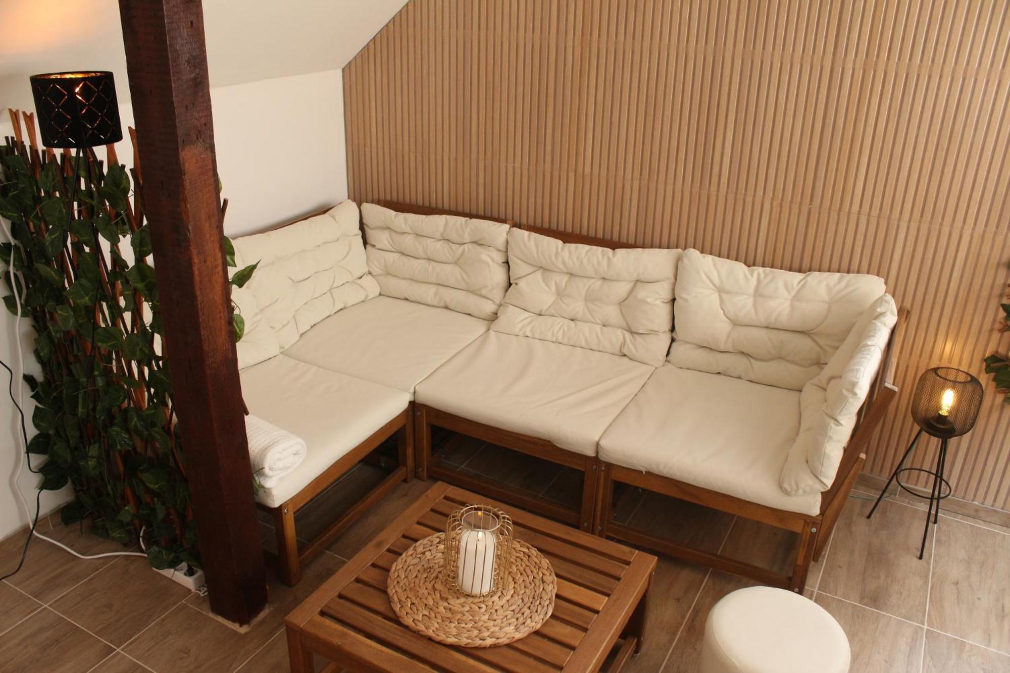 Klarisa City Center Apartment With Terrace สปลิท ภายนอก รูปภาพ