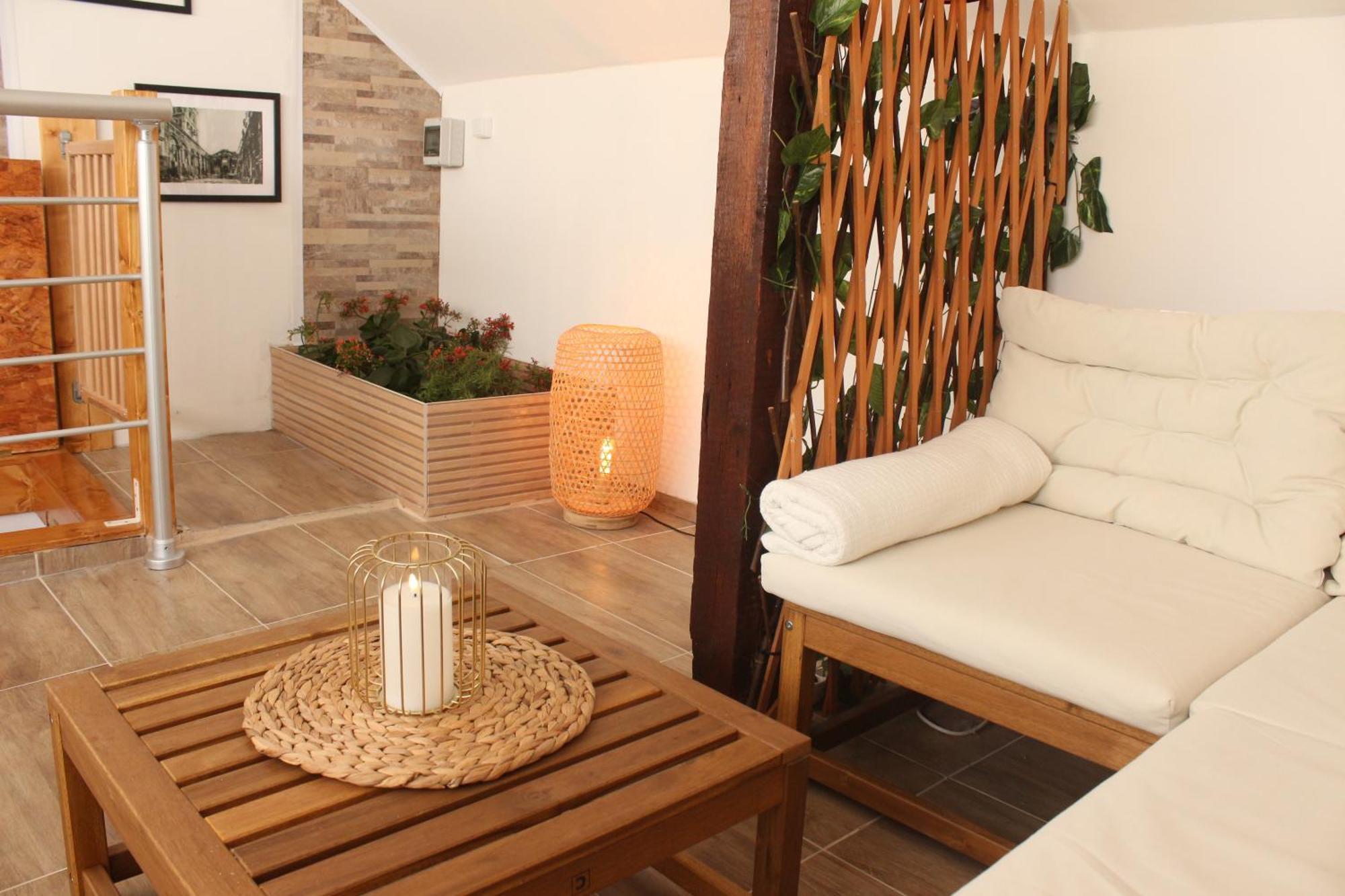 Klarisa City Center Apartment With Terrace สปลิท ภายนอก รูปภาพ