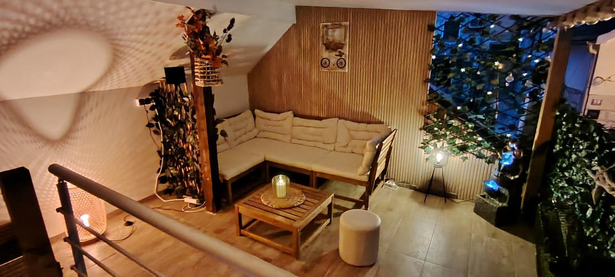 Klarisa City Center Apartment With Terrace สปลิท ภายนอก รูปภาพ