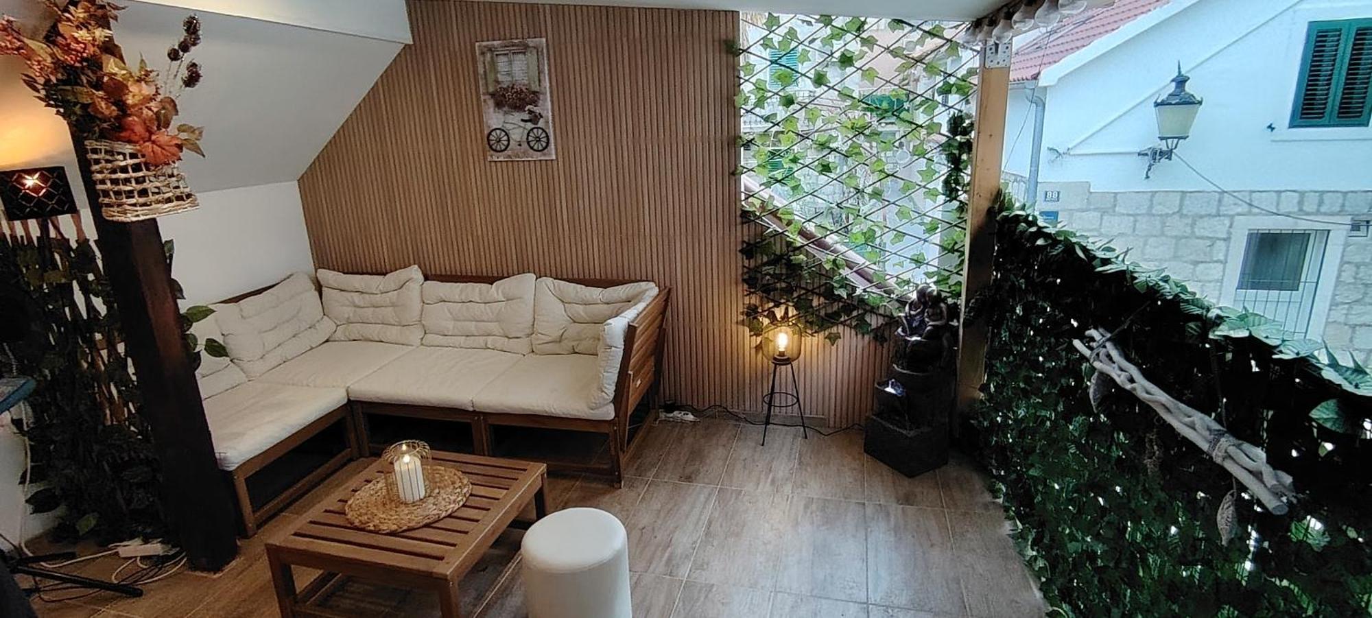 Klarisa City Center Apartment With Terrace สปลิท ภายนอก รูปภาพ